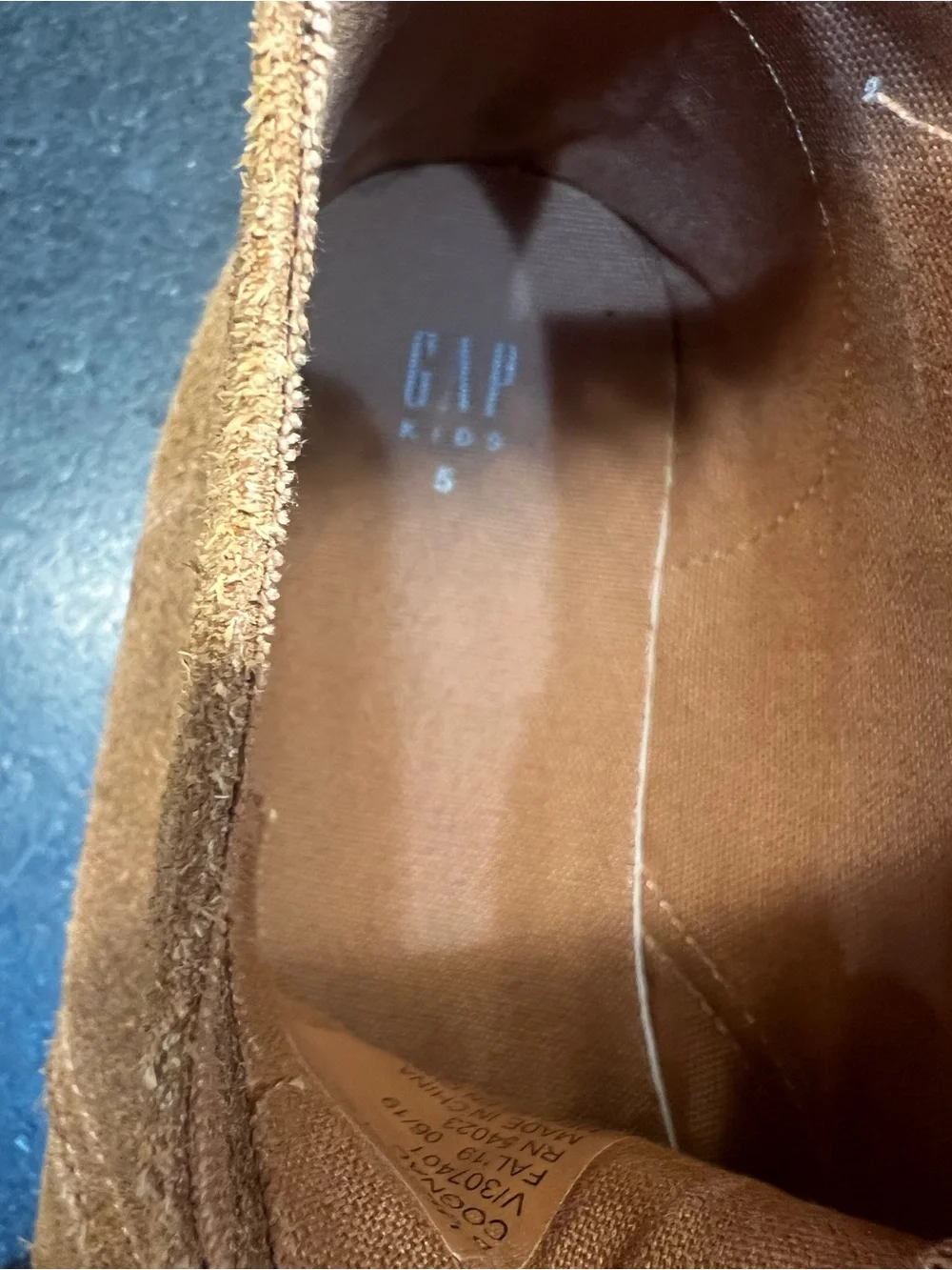 Boy’s size 5 Suede Chukka Boots in Tan